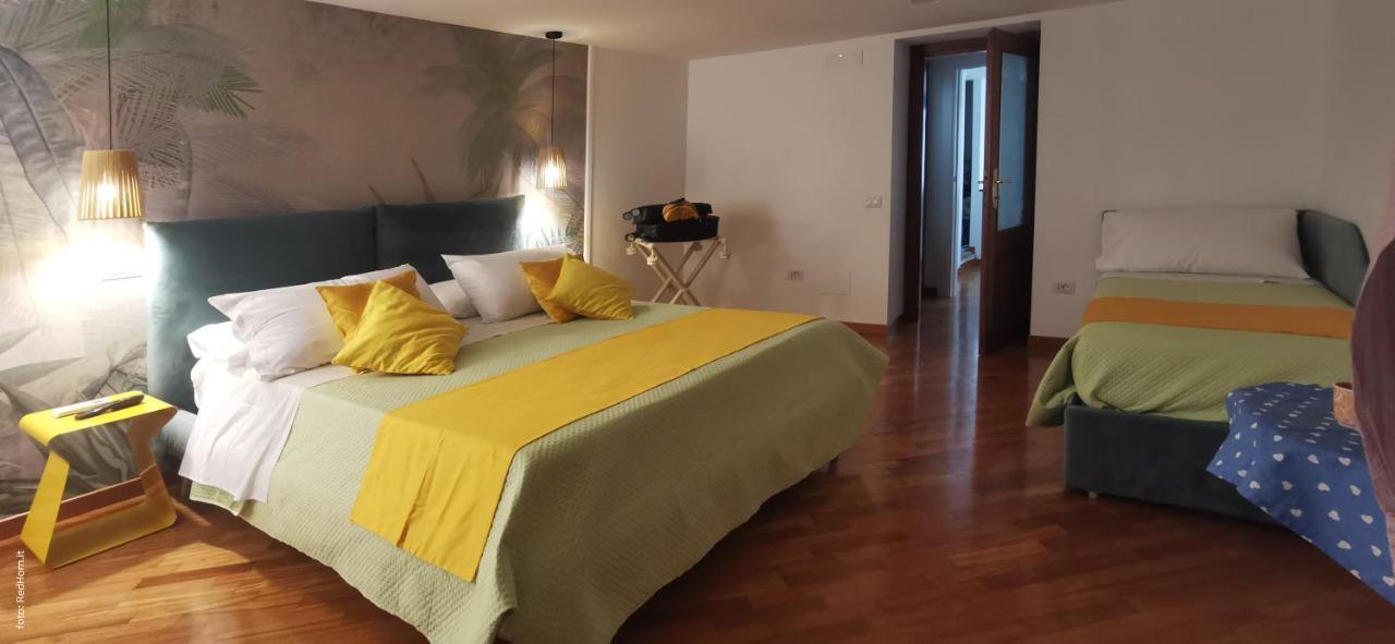 Appartement Two Chiaia 37 Naples